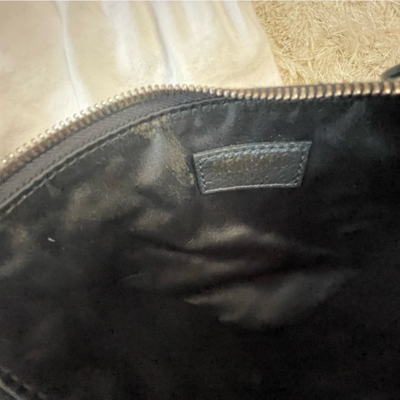 Zipper closure
Like New - Picture 6 of 7